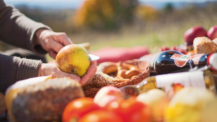 verschiedenes Obst, Gemüse und Backwaren