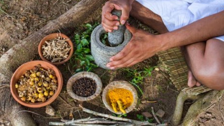  Herbs are traditionally processed in hand mortars. Mouse click leads to an enlarged view