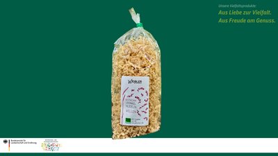 Das Bild zeigt Urdinkel-Nudeln der Sorte Oberkulmer Rotkorn. Ein Vielfaltsprodukt.