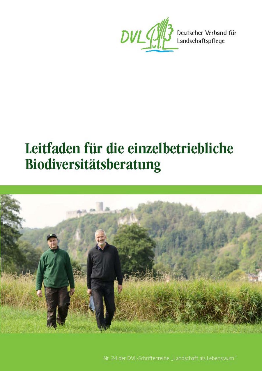 Titelseite Leitfaden Biodiversitätsberatung. Mausklick öffnet PDF Datei im neuen Fenster